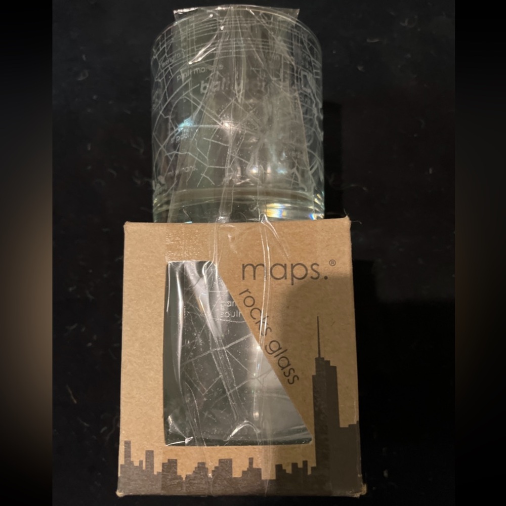 Clear etched maps tumbler glasses, original box, rocks glasses, USA